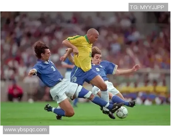 90年代最具影响力的足球巨星盘点及其时代风采分析