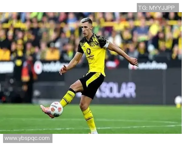 德国足球后卫历史排名榜揭秘 强势防线球员的顶级对决